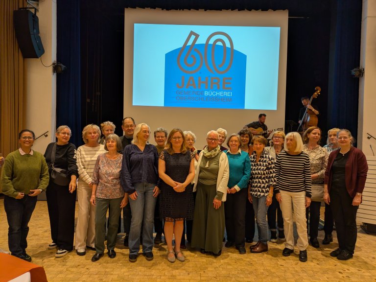 Bücherei 60 Jahre Jubiläum Mitarbeiterteam Bücherei 60 Jahre Jubiläum Mitarbeiterteam